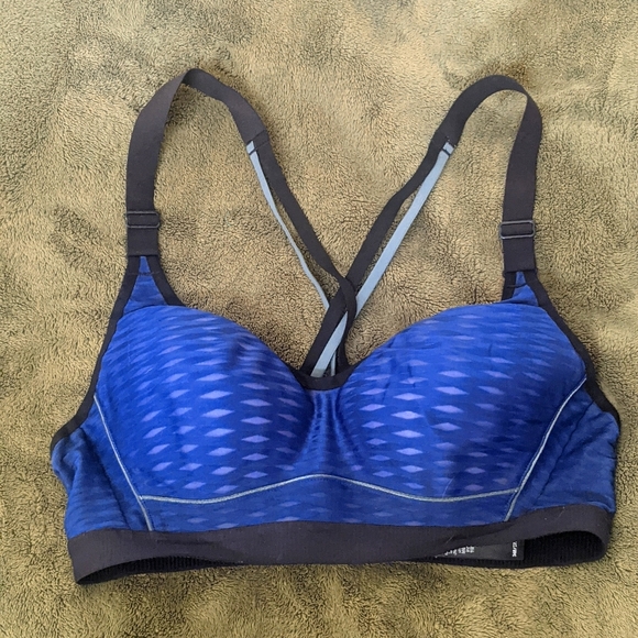 Victoria Secret sports bra - Picture 1 of 7